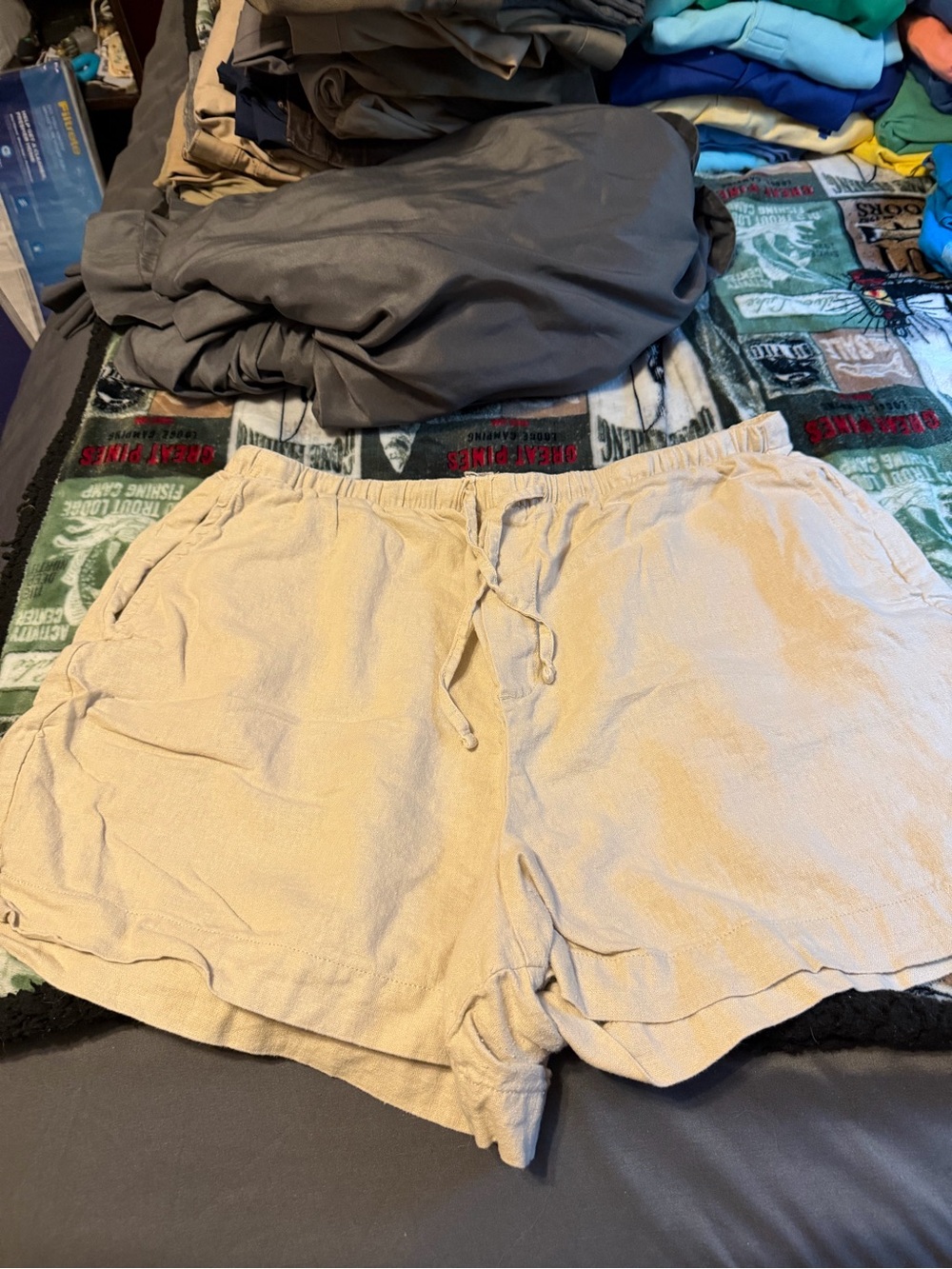 GAP Men's Drawstring Shorts - Beige